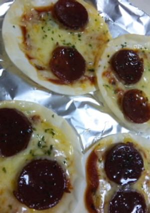 簡単パリッ！餃子の皮ピザ-レシピのメイン写真