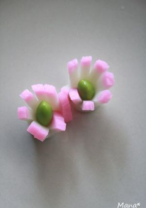 お弁当に♪ カマボコと枝豆のお花-レシピのメイン写真