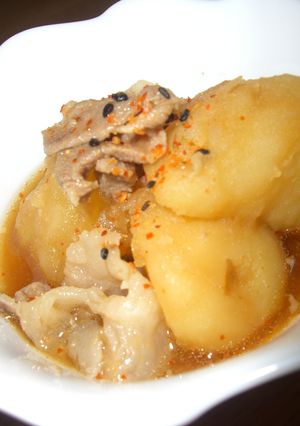 簡単☆じゃがいもと豚肉のﾋﾟﾘ辛!!煮♪-レシピのメイン写真