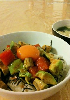 ランチに♪アボカド＆サーモン☆ユッケ丼☆-レシピのメイン写真