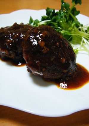 ＊ソースが自慢の簡単煮込みハンバーグ＊-レシピのメイン写真