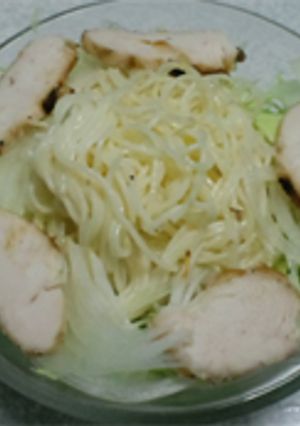 スパイスドレッシングでグリルチキンサラダ-レシピのメイン写真