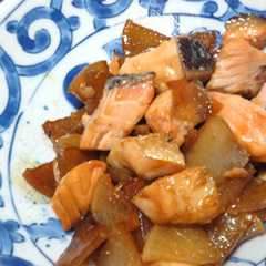 รูปของ 鮭と大根の煮物