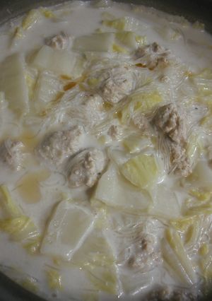 鶏団子と白菜のミルク春雨鍋-レシピのメイン写真