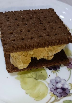 余った生ｸﾘｰﾑで　ﾋﾞｽｹｯﾄｻﾝﾄﾞ-レシピのメイン写真