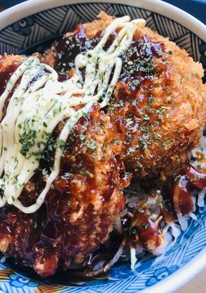 お気軽丼●惣菜コロッケのキャベツソース丼-レシピのメイン写真
