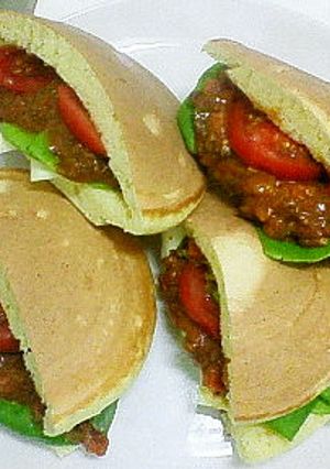自家製ホットケーキのキーマカレーサンド-レシピのメイン写真