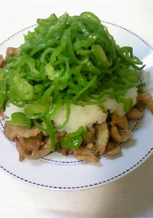 サッパリおつまみ！鶏皮ピーマンおろしのせ-レシピのメイン写真