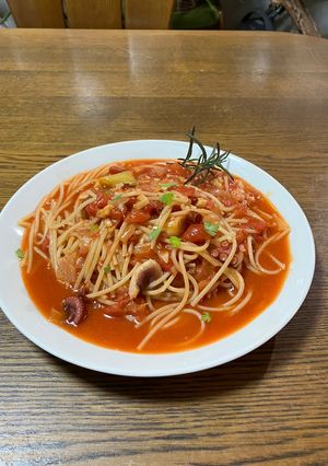 簡単パスタ　(蛸と葱のトマトスープパスタ-レシピのメイン写真