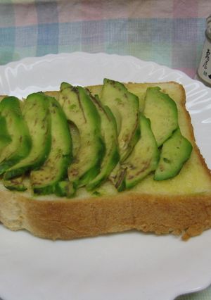 アボカドトースト-レシピのメイン写真