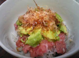 超簡単♪まぐろのたたき＆アボカド丼-レシピのメイン写真