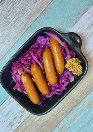 ソーセージと紫キャベツと紫玉ねぎの炒めもの-レシピのメイン写真