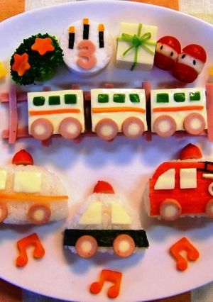 【誕生日・幼児食プレート】電車＆働く車♪-レシピのメイン写真