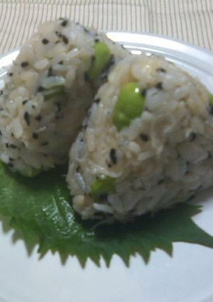 枝豆とじゃことチーズに胡麻のおにぎり☆-レシピのメイン写真