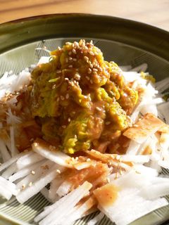 大根と食用菊のごまあえサラダ-レシピのメイン写真