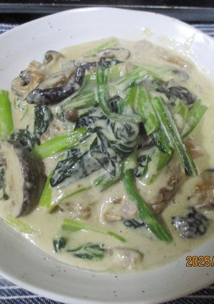 小松菜と鶏もも肉のホワイトソース煮😋-レシピのメイン写真