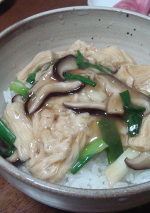 くずあんで暖か♪だしをきかせた＜ゆば丼＞-レシピのメイン写真