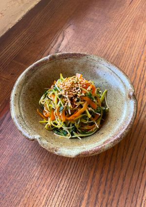 シャキシャキ美味しい！豆苗の香味みそ炒め-レシピのメイン写真
