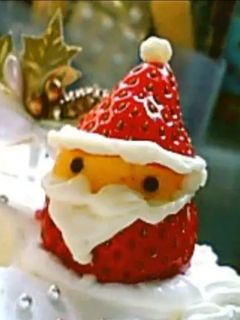 クリスマスケーキに♪ いちごサンタ-レシピのメイン写真
