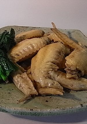 しめ鯖のお酢で煮付けた手羽先。-レシピのメイン写真