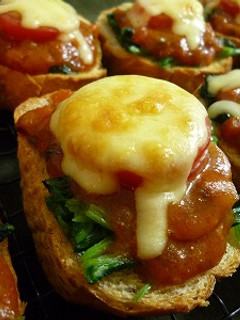 ミートソースのバケットオープンサンド-レシピのメイン写真