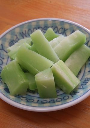 ブロッコリーの茎をレンジで-レシピのメイン写真