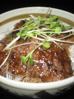 ガッツリ!ビフテキ丼-レシピのメイン写真