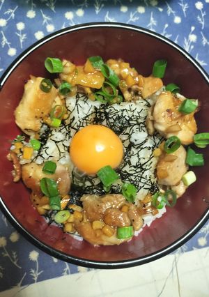 箸が止まらない。ガリバタチキン丼-レシピのメイン写真