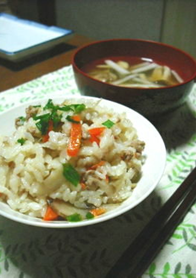 ごぼうと挽き肉の炊き込みご飯-レシピのメイン写真