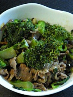 ブロッコリーと牛肉のオイスターソース炒め-レシピのメイン写真