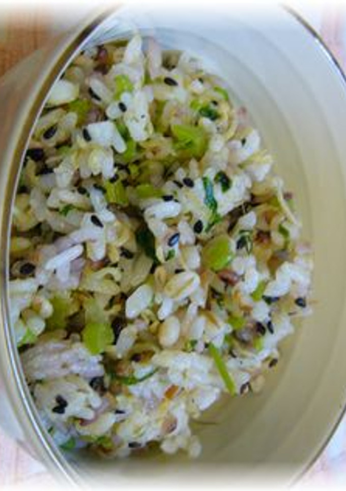 栄養満点☆わが家の大根の葉の菜めし-レシピのメイン写真