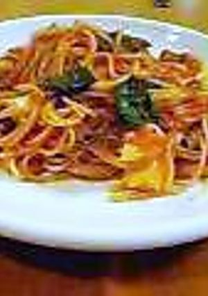 バジルとモッツァレラチーズのトマトパスタ-レシピのメイン写真