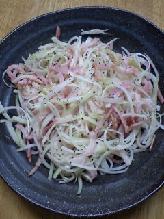 大根の皮とベーコンのバター炒め-レシピのメイン写真
