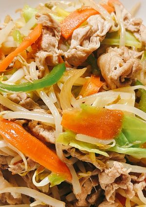 超簡単！包丁を使わないで作る！肉野菜炒め-レシピのメイン写真