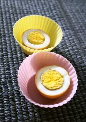 お弁当やラーメンに♪1分で出来る色付け卵-レシピのメイン写真