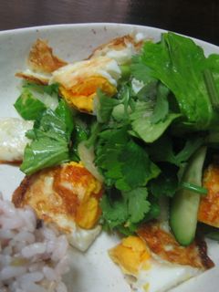 タイのカリカリ☆目玉焼きのサラダ-レシピのメイン写真