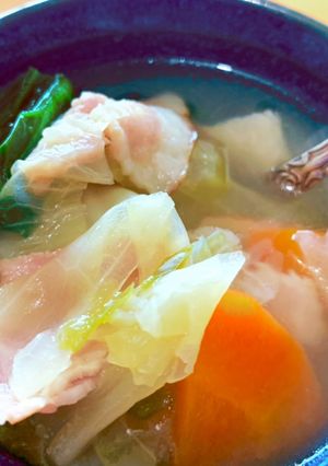 たっぷり野菜とベーコンのコンソメスープ-レシピのメイン写真