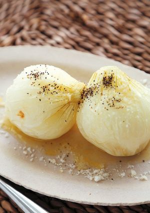 丸ごと玉ねぎのオーブン焼き-レシピのメイン写真