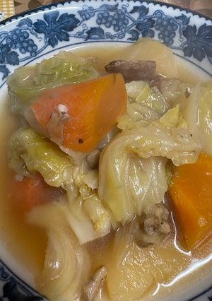 キャベツ人参豚バラ、舞茸、玉ねぎスープ-レシピのメイン写真