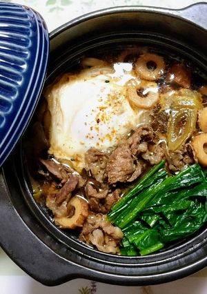 簡単ランチ！竹輪法蓮草牛すき鍋焼きうどん-レシピのメイン写真