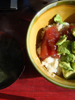 胡麻ドレでマグロアボガド丼(^ω^)-レシピのメイン写真