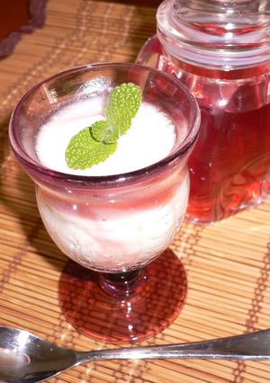 完熟ぶどう酢のヨーグルト-レシピのメイン写真