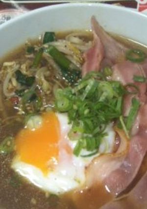 【中華三昧】もやしナムル+温玉+ベーコン-レシピのメイン写真
