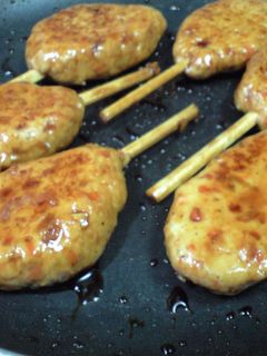 甘辛たれをからめて【鶏のつくね】-レシピのメイン写真