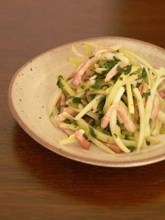 大根の皮と葉でエコ料理☆ナンプラー炒め-レシピのメイン写真