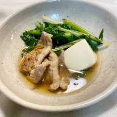รูปของ おいしい✨鴨鍋✨春菊とお豆腐