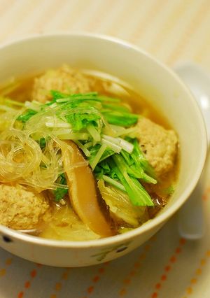 白菜、肉団子、春雨の中華風スープ煮-レシピのメイン写真