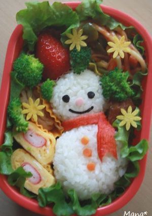 キャラ弁 ✿ イチゴ帽子の雪だるま弁当-レシピのメイン写真