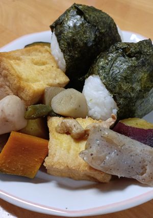 彩り煮しめとおにぎり🍙のセット-レシピのメイン写真