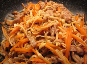 弁当にも！　豚肉とえのき、人参の生姜炒め-レシピのメイン写真